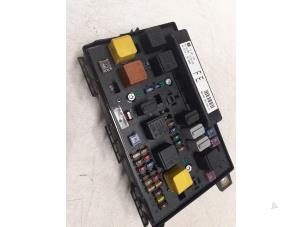 Gebruikte Zekeringkast Opel Astra H GTC (L08) 1.6 16V Twinport Prijs € 75,00 Margeregeling aangeboden door Autodemontage van de Laar
