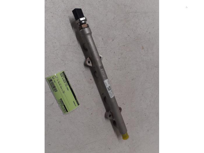 Gebruikte Injector brug Skoda Octavia Combi (5EAC) 1.5 TSI Evo 16V Prijs € 50,00 Margeregeling aangeboden door Autodemontage van de Laar