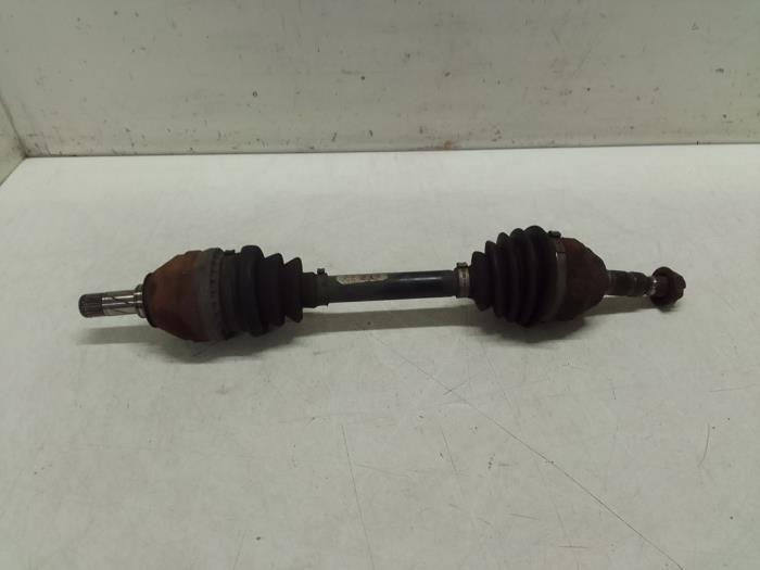 Gebruikte Aandrijfas links-voor Opel Zafira (M75) 1.8 16V Ecotec Prijs € 50,00 Margeregeling aangeboden door Autodemontage van de Laar