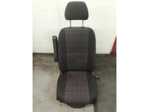 Gebruikte Voorstoel links Mercedes Sprinter 5t (906.63/65) 516 CDI 16V Prijs op aanvraag aangeboden door Autodemontage van de Laar