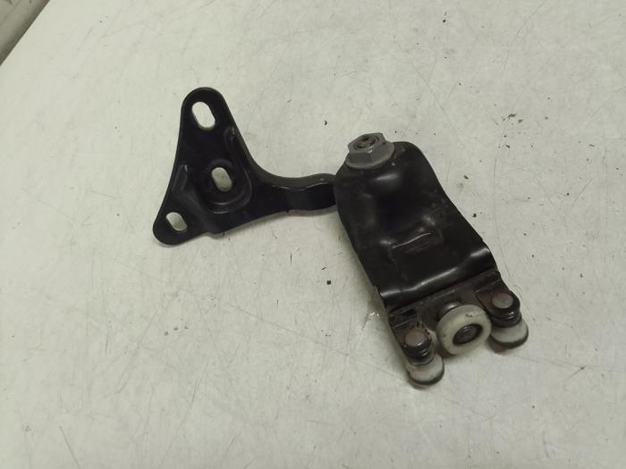 Schuifdeurrol rechts van een Ford Transit 2.0 TDCi 16V Eco Blue 105 2017