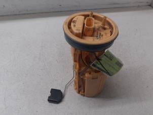 Gebruikte Tank element Pomp Volkswagen Transporter/Caravelle T5 2.0 TDI BlueMotion Prijs op aanvraag aangeboden door Autodemontage van de Laar
