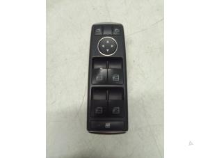 Gebruikte Ruit schakelaar elektrisch Mercedes CLA (117.3) 2.2 CLA-220 CDI, 220 d 16V Prijs € 50,00 Margeregeling aangeboden door Autodemontage van de Laar