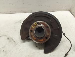 Gebruikte Asschenkel links-achter Mercedes CLA (117.3) 2.2 CLA-220 CDI, 220 d 16V Prijs € 125,00 Margeregeling aangeboden door Autodemontage van de Laar