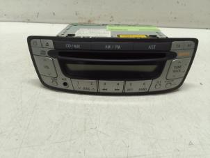 Gebruikte Radio Peugeot 107 1.0 12V Prijs € 50,00 Margeregeling aangeboden door Autodemontage van de Laar