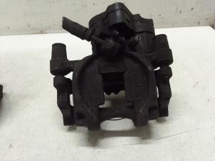 Gebruikte Remklauw (Tang) links-achter Seat Leon ST (5FF) 1.0 TSI 12V Prijs € 125,00 Margeregeling aangeboden door Autodemontage van de Laar