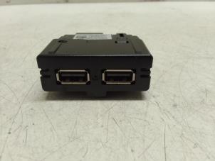 Gebruikte AUX/USB aansluiting Seat Leon ST (5FF) 1.0 TSI 12V Prijs € 25,00 Margeregeling aangeboden door Autodemontage van de Laar