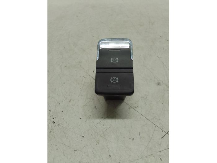 Gebruikte Handrem schakelaar Seat Leon ST (5FF) 1.0 TSI 12V Prijs € 30,00 Margeregeling aangeboden door Autodemontage van de Laar