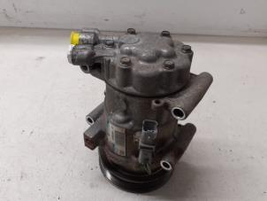 Pomp Airco van een Renault Twingo II (CN) 1.2 16V 2013