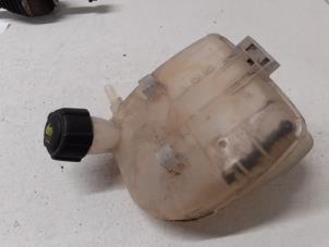 Gebruikte Expansievat Renault Twingo II (CN) 1.2 16V Prijs € 20,00 Margeregeling aangeboden door Autodemontage van de Laar