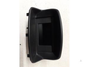 Gebruikte Display Interieur Opel Corsa D 1.2 16V Prijs € 50,00 Margeregeling aangeboden door Autodemontage van de Laar