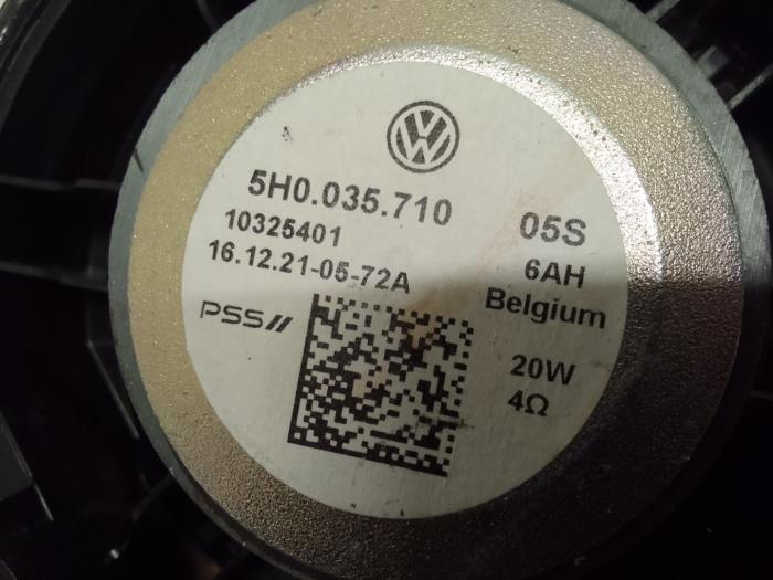 Speaker van een Volkswagen Golf VIII (CD1) 1.0 TSI 12V 2022