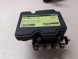 Gebruikte ABS Pomp Dacia Sandero II 1.2 16V Prijs € 100,00 Margeregeling aangeboden door Autodemontage van de Laar