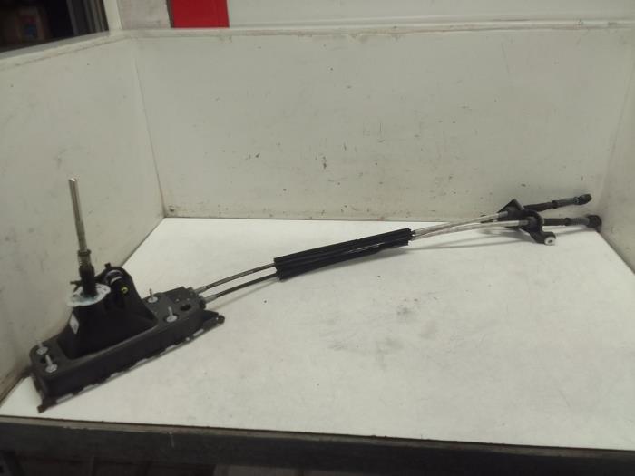 Gebruikte Schakelkabel Versnellingsbak Volkswagen Polo VI (AW1) 1.0 TSI 12V Prijs € 150,00 Margeregeling aangeboden door Autodemontage van de Laar