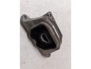 Gebruikte Motorsteun Volkswagen Up! (121) 1.0 12V 60 Prijs op aanvraag aangeboden door Autodemontage van de Laar