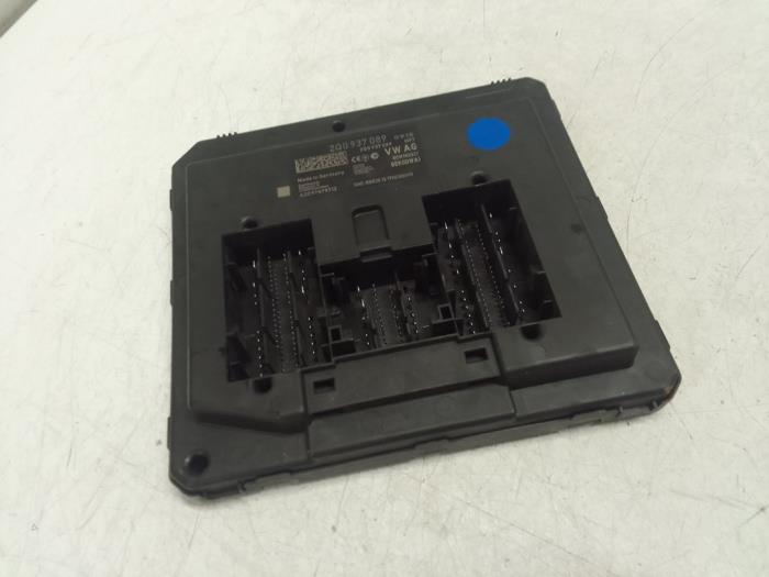 Begagnade Module Bodycontrol Volkswagen Polo VI (AW1) 1.0 TSI 12V Pris € 100,00 Marginaltabell erbjuds av Autodemontage van de Laar