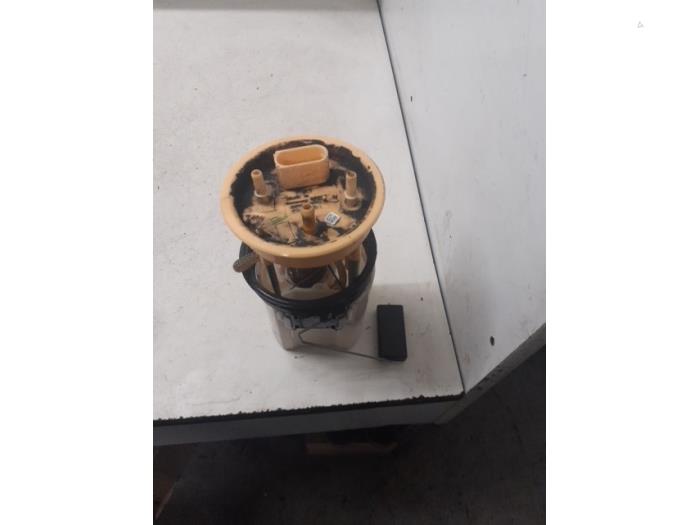Gebruikte Tank element Pomp Volkswagen Polo V (6R) 1.2 TDI 12V BlueMotion Prijs € 75,00 Margeregeling aangeboden door Autodemontage van de Laar