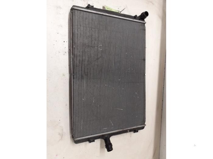 Gebruikte Radiateur Volkswagen Passat Variant (3C5) 2.0 TDI 16V Bluemotion Prijs € 35,00 Margeregeling aangeboden door Autodemontage van de Laar