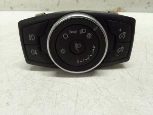 Gebruikte Schakelaar Licht Ford Focus 3 Wagon 1.0 Ti-VCT EcoBoost 12V 100 Prijs € 50,00 Margeregeling aangeboden door Autodemontage van de Laar