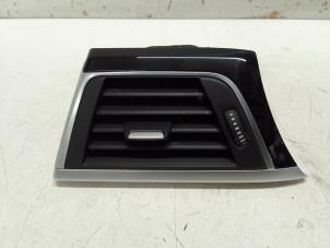 Gebruikte Luchtrooster Dashboard BMW 3 serie Gran Turismo (F34) 320d 2.0 16V Prijs € 30,00 Margeregeling aangeboden door Autodemontage van de Laar