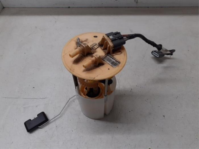 Gebruikte Tank element Pomp Opel Movano 2.3 CDTi 16V FWD Prijs € 100,00 Margeregeling aangeboden door Autodemontage van de Laar