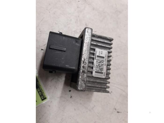 Gebruikte Koeling Module Opel Movano 2.3 CDTi 16V FWD Prijs € 25,00 Margeregeling aangeboden door Autodemontage van de Laar