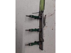 Gebruikte Injector brug Renault Clio V (RJAB) Prijs € 100,00 Margeregeling aangeboden door Autodemontage van de Laar