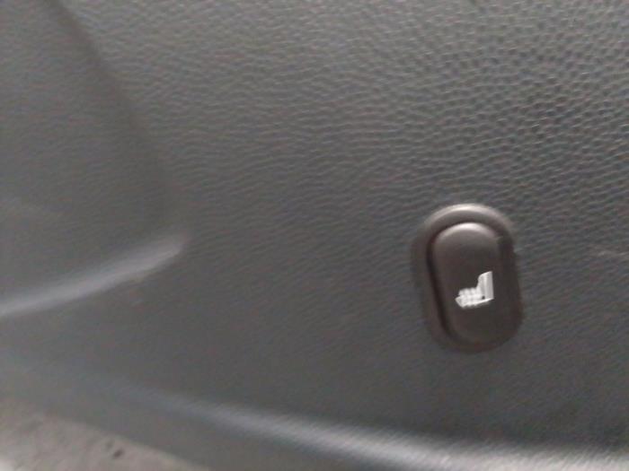 Stoel rechts van een Ford Fiesta 6 (JA8) 1.25 16V 2011