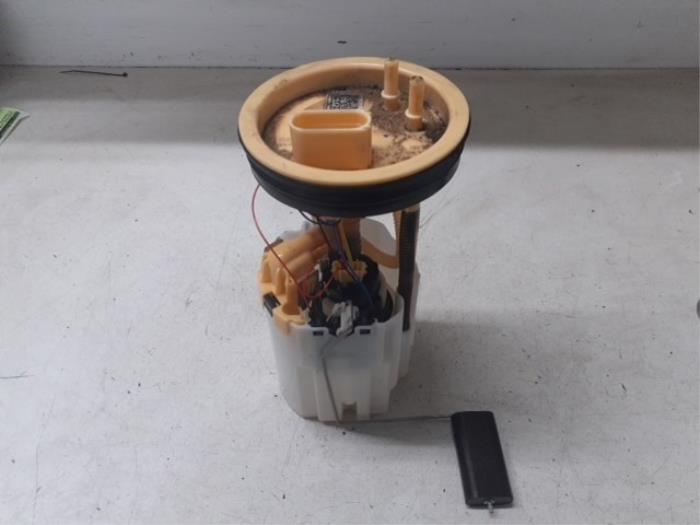 Gebruikte Tank element Pomp Volkswagen Transporter T6 2.0 TDI 150 Prijs € 96,80 Inclusief btw aangeboden door Autodemontage van de Laar
