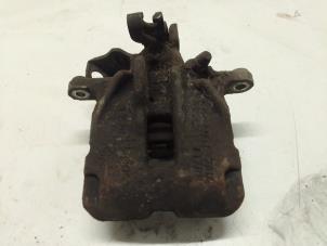 Gebruikte Remklauw (Tang) rechts-achter Renault Trafic (1FL/2FL/3FL/4FL) 1.6 dCi 95 Prijs € 60,50 Inclusief btw aangeboden door Autodemontage van de Laar