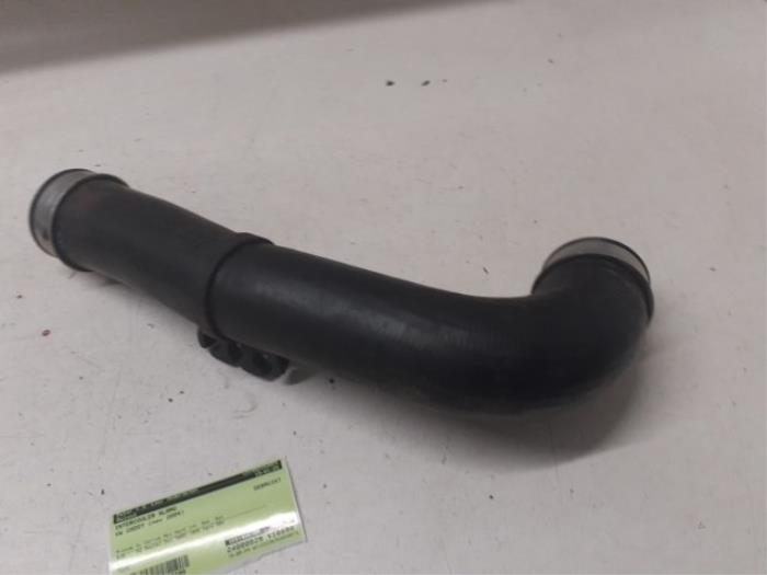 Gebruikte Intercooler Slang Volkswagen Caddy III (2KA,2KH,2CA,2CH) 1.9 TDI Prijs € 20,00 Margeregeling aangeboden door Autodemontage van de Laar
