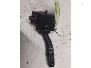 Gebruikte Ruitenwis Schakelaar Hyundai H1 People Prijs € 40,00 Margeregeling aangeboden door Autodemontage van de Laar