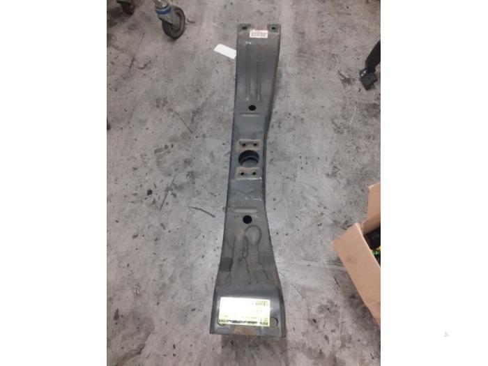 Subframe van een Hyundai H1 People 2017