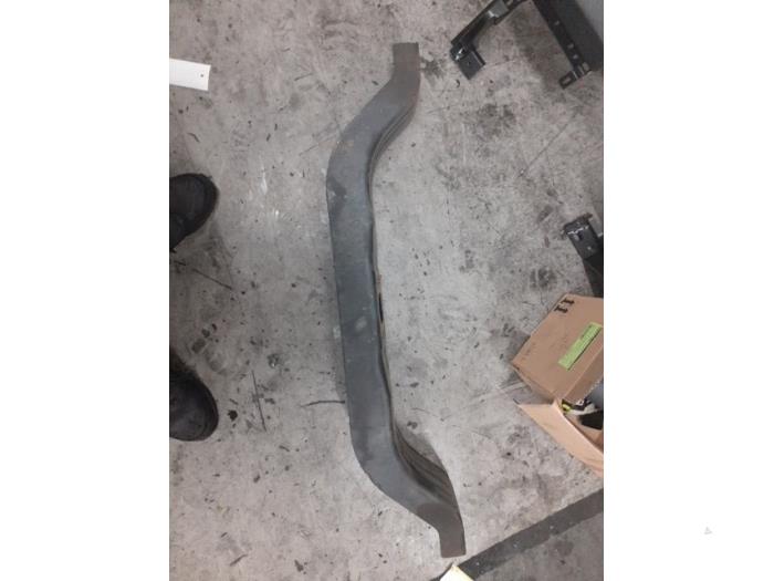 Subframe van een Hyundai H1 People 2017