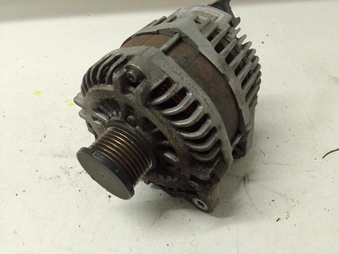 Gebruikte Dynamo Renault Grand Scénic III (JZ) 1.6 dCi Prijs € 125,00 Margeregeling aangeboden door Autodemontage van de Laar