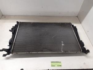 Gebruikte Radiateur Renault Grand Scénic III (JZ) 1.6 dCi Prijs € 50,00 Margeregeling aangeboden door Autodemontage van de Laar