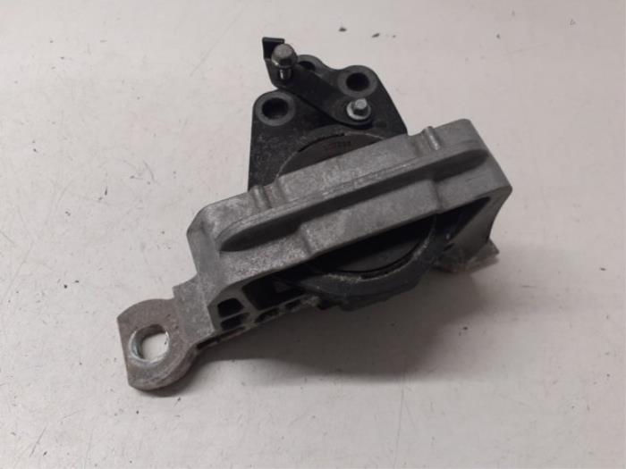 Gebruikte Motorrubber Ford Focus 3 Wagon 1.0 Ti-VCT EcoBoost 12V 100 Prijs € 60,00 Margeregeling aangeboden door Autodemontage van de Laar