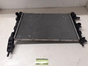 Gebruikte Radiateur Ford Focus 3 Wagon 1.0 Ti-VCT EcoBoost 12V 100 Prijs € 55,00 Margeregeling aangeboden door Autodemontage van de Laar