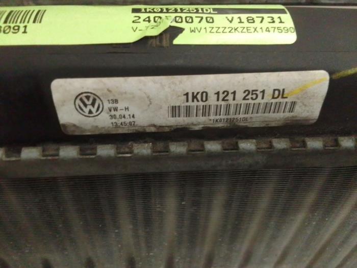 Radiateur van een Volkswagen Caddy III (2KA,2KH,2CA,2CH) 2.0 Ecofuel 2014