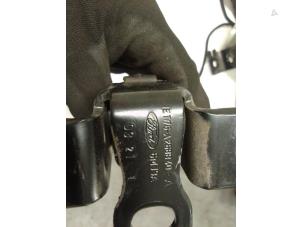 Gebruikte Schuifdeurrol rechts Ford Transit Courier 1.5 TDCi 75 Prijs € 70,00 Margeregeling aangeboden door Autodemontage van de Laar