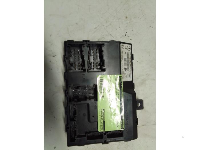 Computer Body Control van een Ford Transit Courier 1.5 TDCi 75 2022