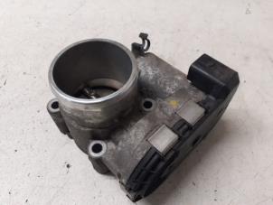 Gebruikte Gasklephuis Ford Fiesta 6 (JA8) 1.25 16V Prijs € 30,00 Margeregeling aangeboden door Autodemontage van de Laar