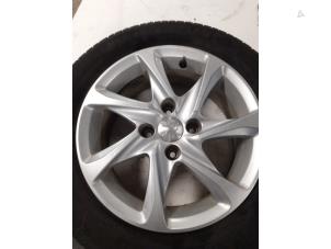 Gebruikte Velg + Band Peugeot 208 I (CA/CC/CK/CL) 1.2 Vti 12V PureTech 82 Prijs op aanvraag aangeboden door Autodemontage van de Laar