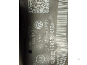 Gebruikte Veiligheidsgordel rechts-voor Volkswagen Golf Plus (5M1/1KP) 1.4 TSI 122 16V Prijs € 100,00 Margeregeling aangeboden door Autodemontage van de Laar