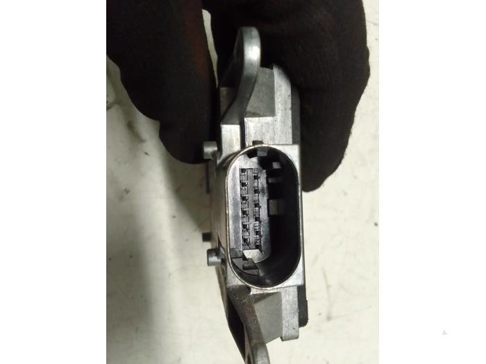 Cruise control sensor van een Volkswagen CC (358) 2.0 TDI 16V 2016