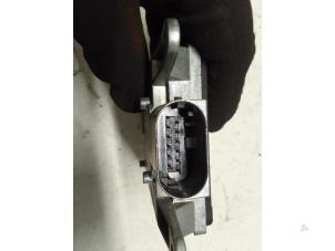 Cruise control sensor van een Volkswagen CC (358) 2.0 TDI 16V 2016