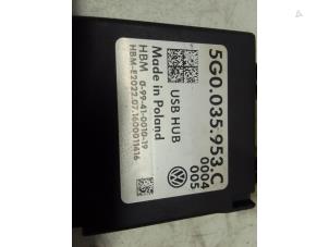 Gebruikte USB module Volkswagen CC (358) 2.0 TDI 16V Prijs € 70,00 Margeregeling aangeboden door Autodemontage van de Laar