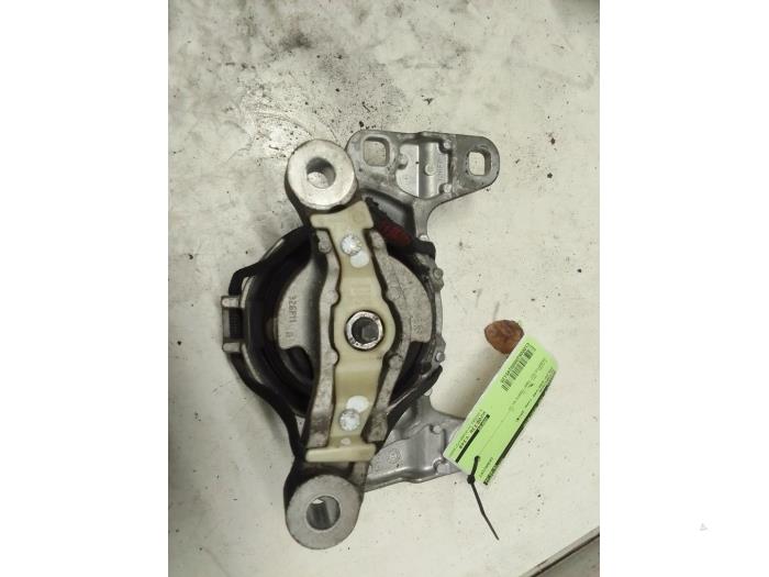 Gebruikte Motorrubber Volvo V40 (MV) 2.0 D4 16V Prijs € 50,00 Margeregeling aangeboden door Autodemontage van de Laar