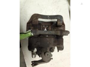 Gebruikte Remklauw (Tang) rechts-achter Iveco New Daily VI 33S16, 35C16, 35S16 Prijs € 145,20 Inclusief btw aangeboden door Autodemontage van de Laar