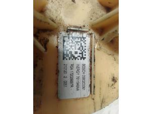 Gebruikte Tank element Pomp Renault Master III (MA/MB/MC/MD/MH/MF/MG/MH) 2.3 dCi 150 16V Prijs € 121,00 Inclusief btw aangeboden door Autodemontage van de Laar